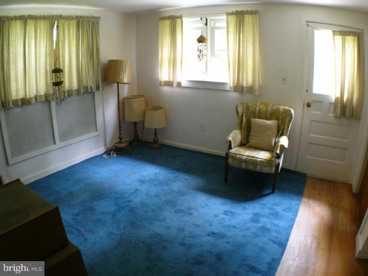 1458 Roundhouse Road Quakertown, PA 18951 - Photo 7 of 15 Den