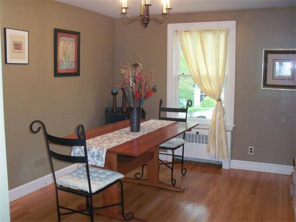 4 Overlook Road Reading, MA 01867 - Photo 4 of 10 Gallery Image 4