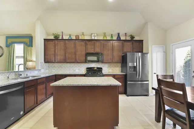 $319,900 | 23606 Bernshausen Drive, Spring, TX 77389