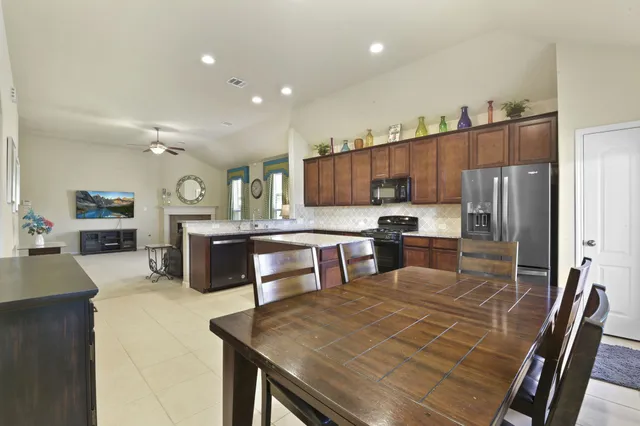 $319,900 | 23606 Bernshausen Drive, Spring, TX 77389