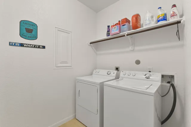 $319,900 | 23606 Bernshausen Drive, Spring, TX 77389