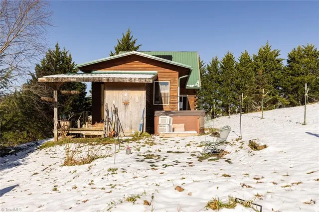 $335,000 | 385 Col Francis Road, Crumpler, NC 28617