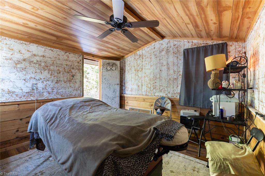 385 Col Francis Road Crumpler, NC 28617 - Photo 15 of 42