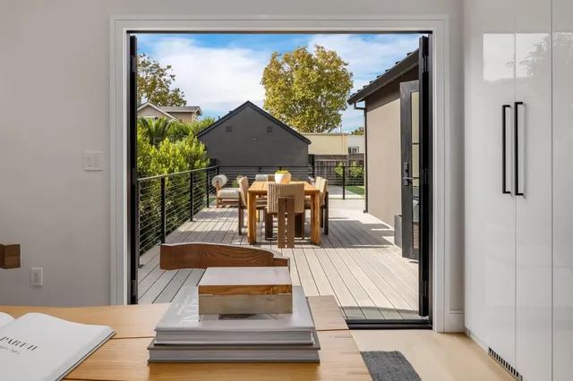 $4,298,000 | 139 Victoria Road, Burlingame, CA 94010