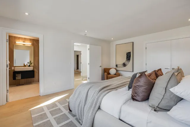 $4,298,000 | 139 Victoria Road, Burlingame, CA 94010