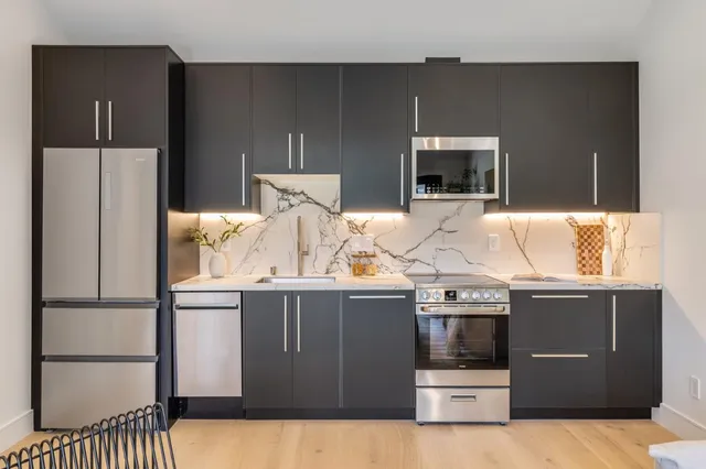 $4,298,000 | 139 Victoria Road, Burlingame, CA 94010