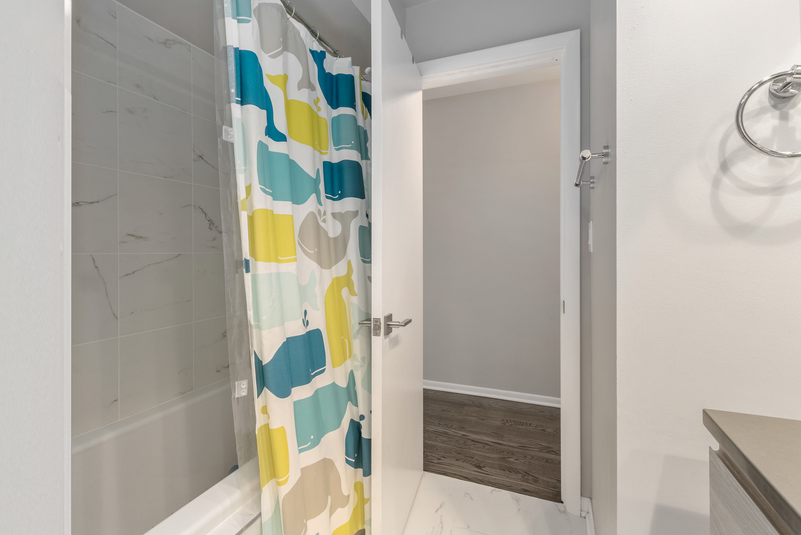 29 Ellendale Road Deerfield, IL 60015 - Photo 14 of 35 a bathroom with a tub and shower