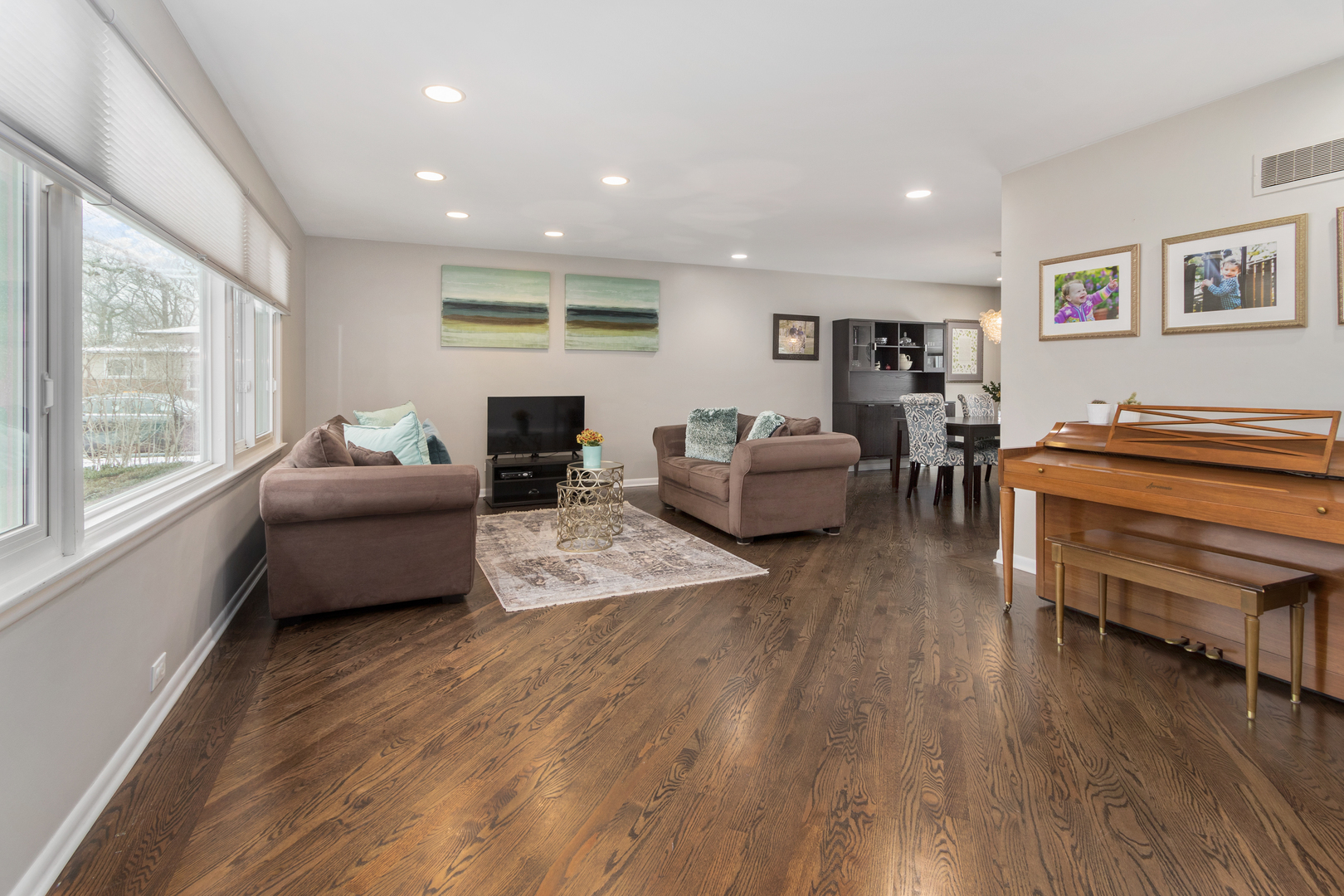 29 Ellendale Road Deerfield, IL 60015 - Photo 6 of 35 a living room with furniture and a wooden floor