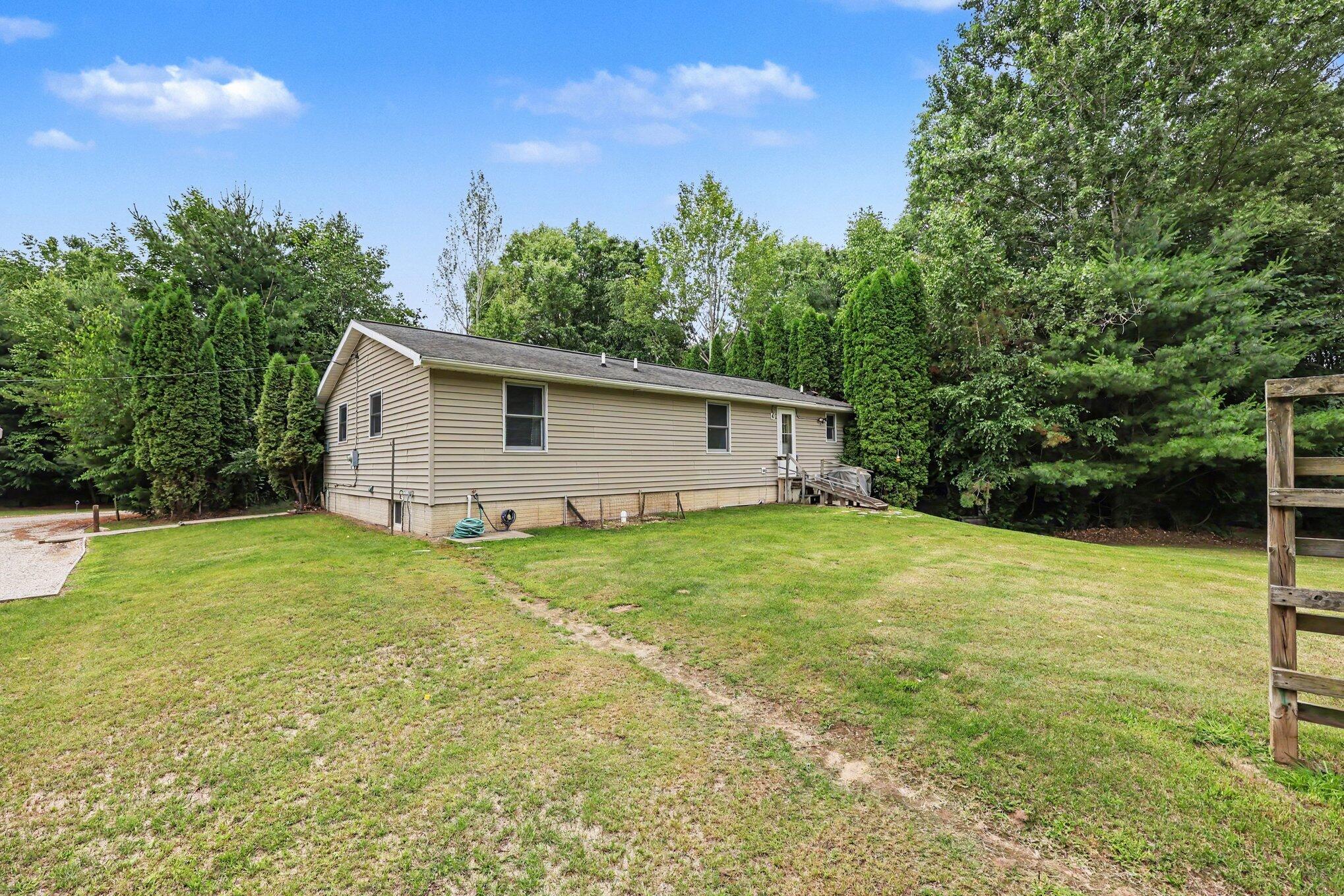 8202 Kennedy Road Munith, MI 49259 - Photo 21 of 39 019_file_4237