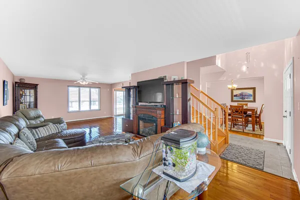 $420,000 | 250 West 128th Place, Crown Point, IN 46307