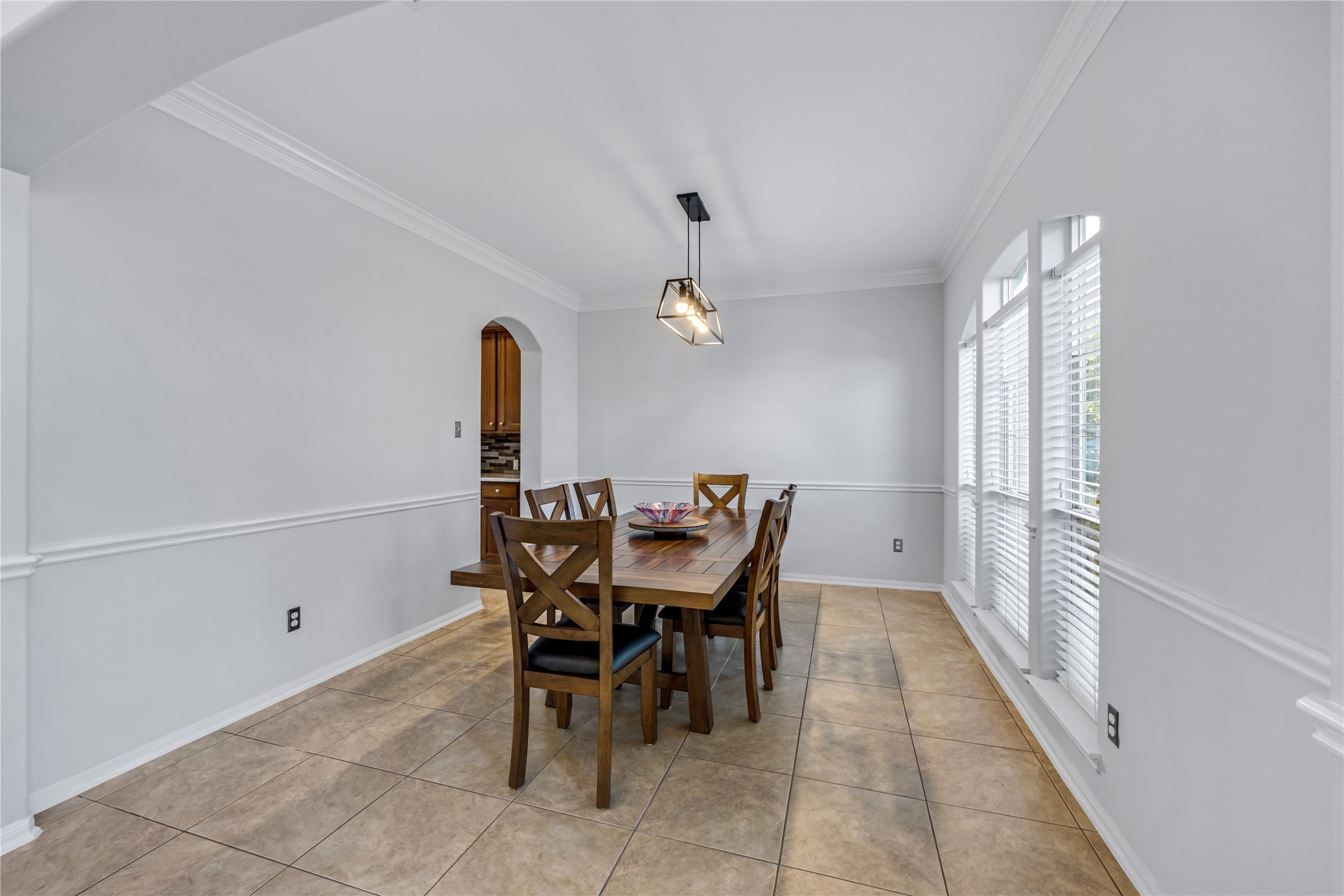 6727 Montay Bay Drive Spring, TX 77389 - Photo 5 of 41 a view of a dining room with furniture and window