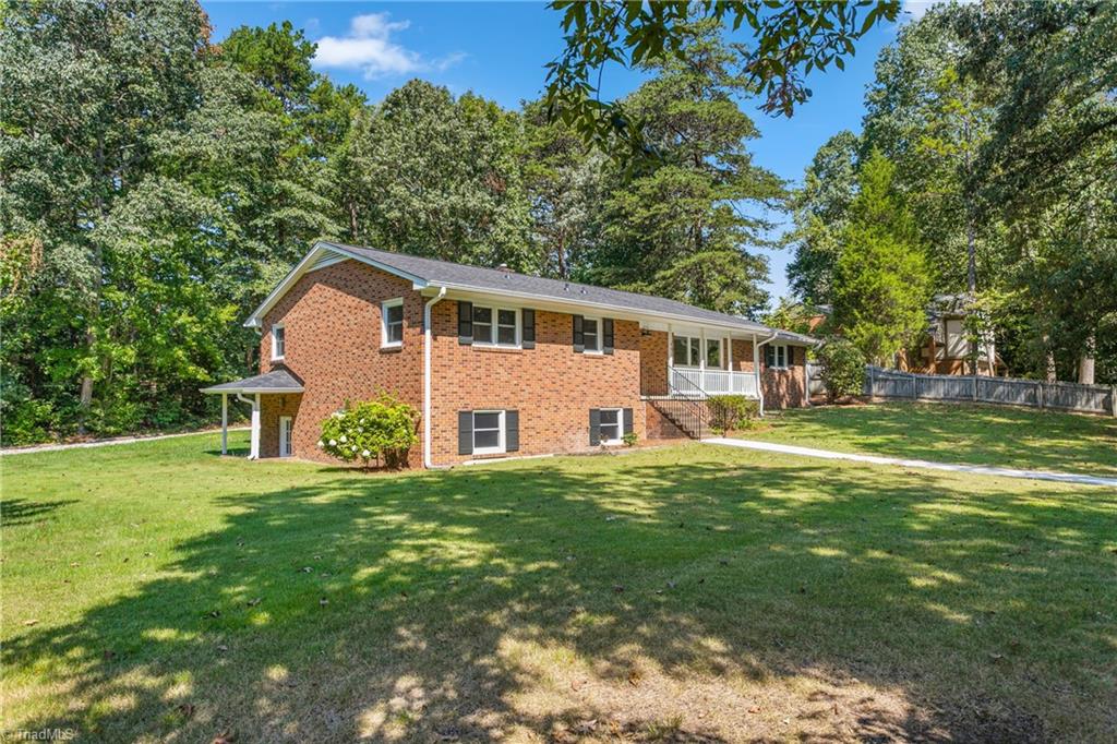 601 Shadybrook Road High Point, NC 27265 - Photo 2 of 39