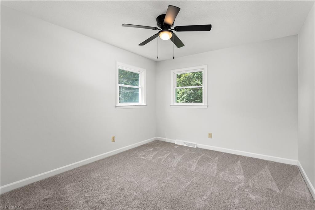 601 Shadybrook Road High Point, NC 27265 - Photo 30 of 39