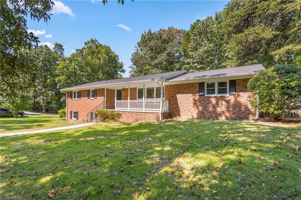 601 Shadybrook Road High Point, NC 27265 - Photo 3 of 39