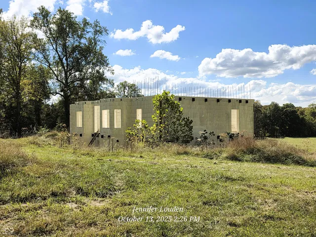 $2,500,000 | 11182 South County Road 280 West, Westport, IN 47283