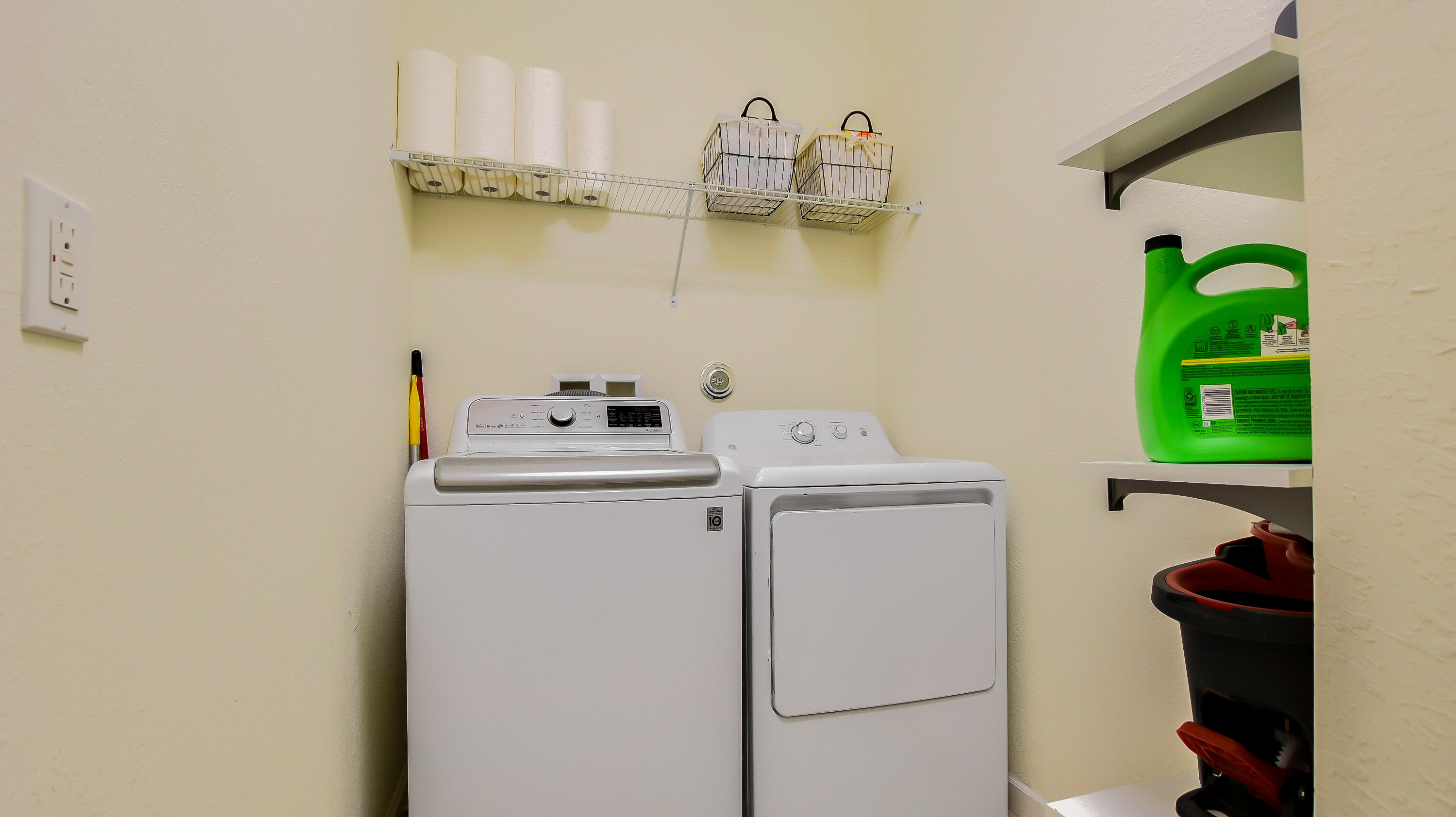 9658 Southwest Purple Martin Way Stuart, FL 34997 - Photo 25 of 35 Laundry Room