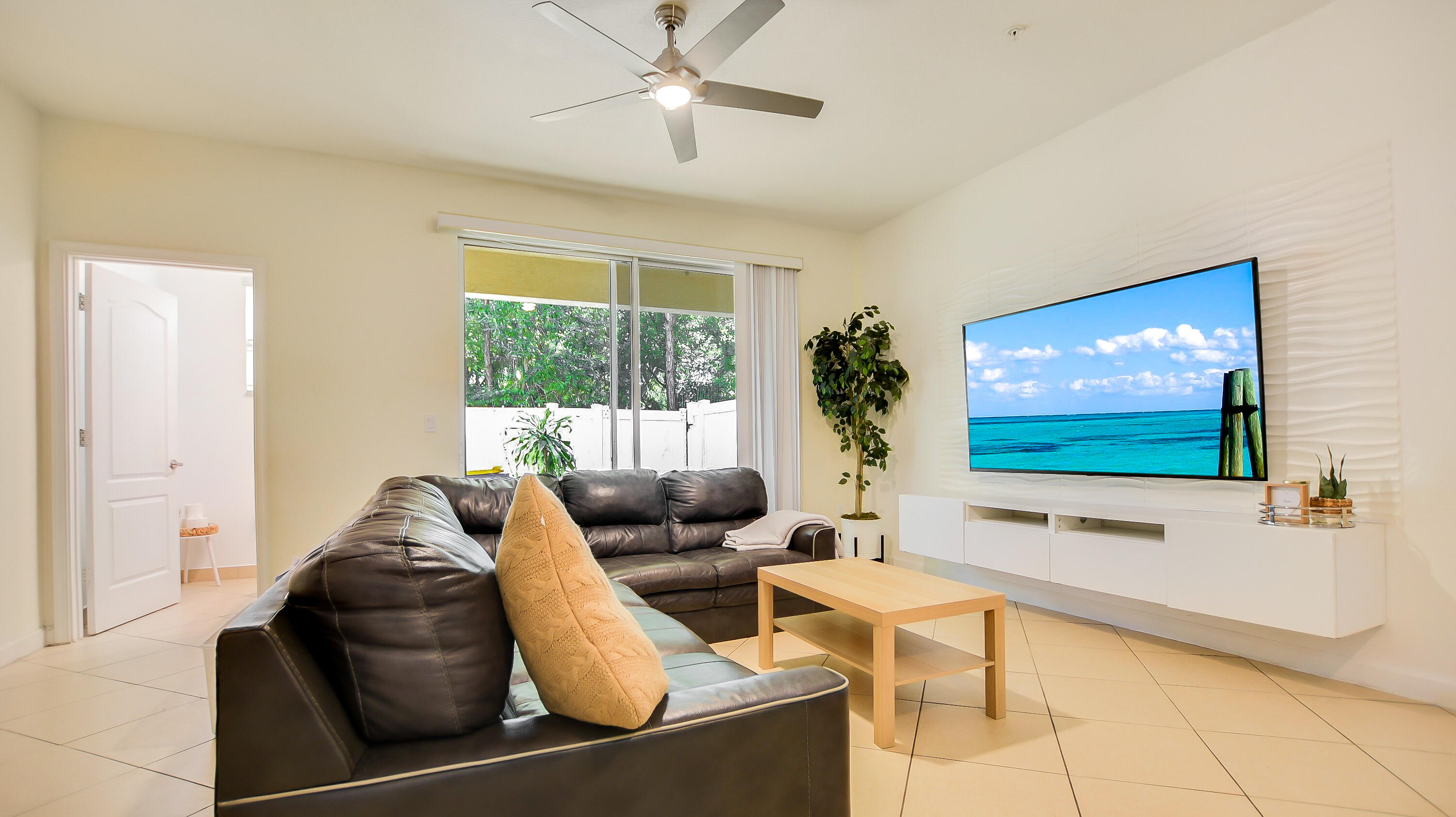 9658 Southwest Purple Martin Way Stuart, FL 34997 - Photo 8 of 35 Living Area