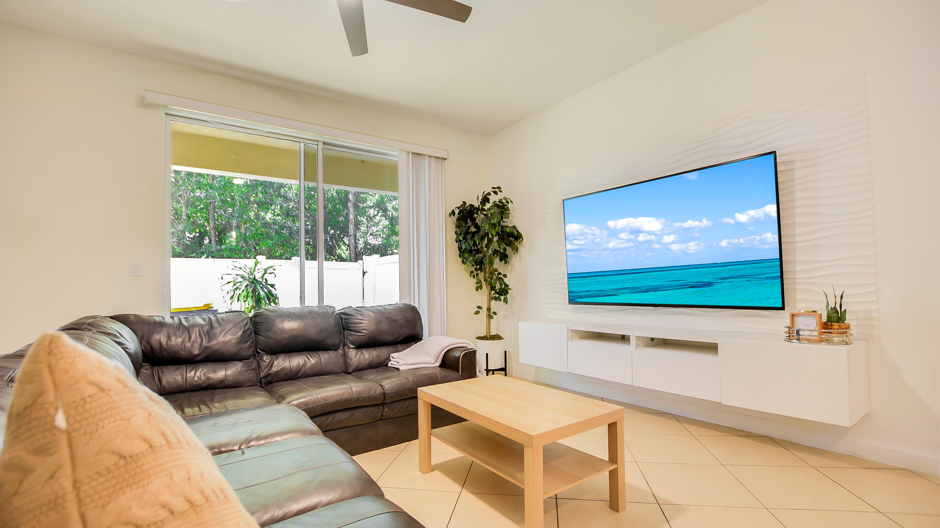 9658 Southwest Purple Martin Way Stuart, FL 34997 - Photo 10 of 35 Living Area