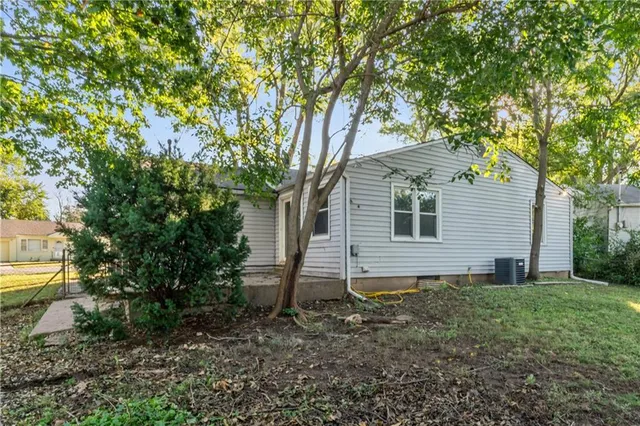 $215,000 | 7036 Hunter Street, Raytown, MO 64133