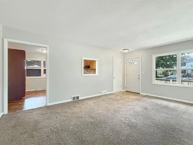 $129,900 | 415 West 4th Street, Blue Earth, MN 56013