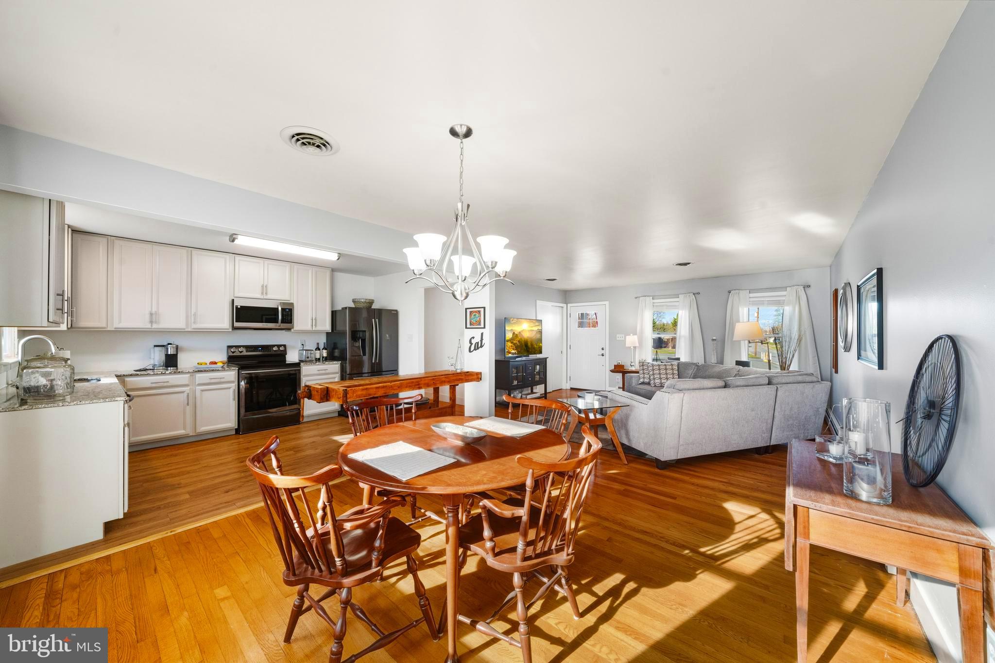 1 Barrick Road Woodsboro, MD 21798 - Photo 13 of 38 View from Dining Room to Kitchen