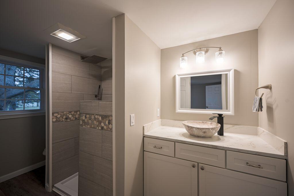 17 Columbus Drive Rouses Point, NY 12979 - Photo 18 of 25 17 Columbus Dr Master bath 1