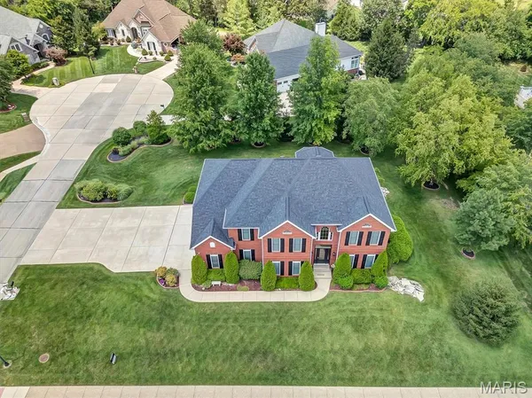 $744,500 | 1011 Hawks Landing Drive, Lake St. Louis, MO 63367