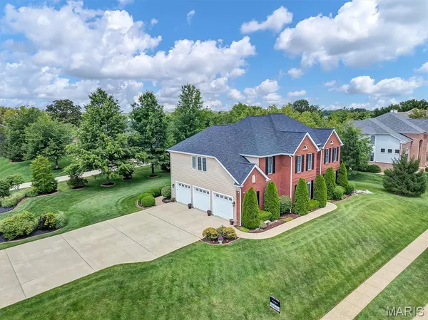 $744,500 | 1011 Hawks Landing Drive, Lake St. Louis, MO 63367
