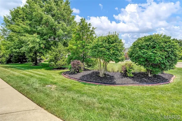 $744,500 | 1011 Hawks Landing Drive, Lake St. Louis, MO 63367