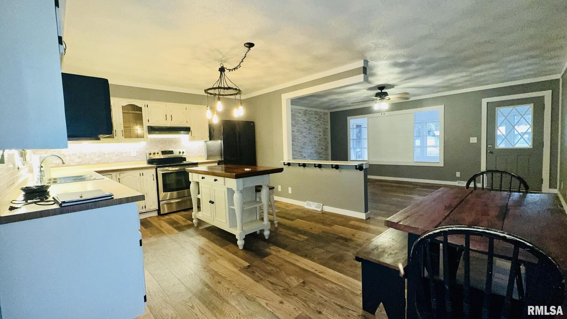 5381 Center Street Mulkeytown, IL 62865 - Photo 20 of 34 a view of a dining room kitchen and a sink