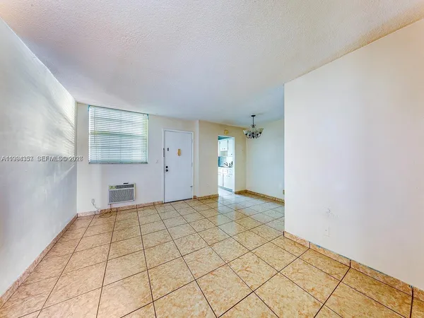 $1,650 | 915 Jefferson Avenue, Unit 4B, Miami Beach, FL 33139