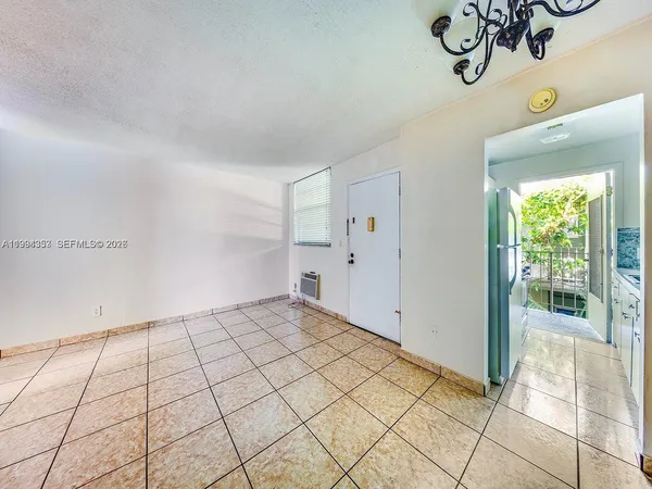 $1,650 | 915 Jefferson Avenue, Unit 4B, Miami Beach, FL 33139