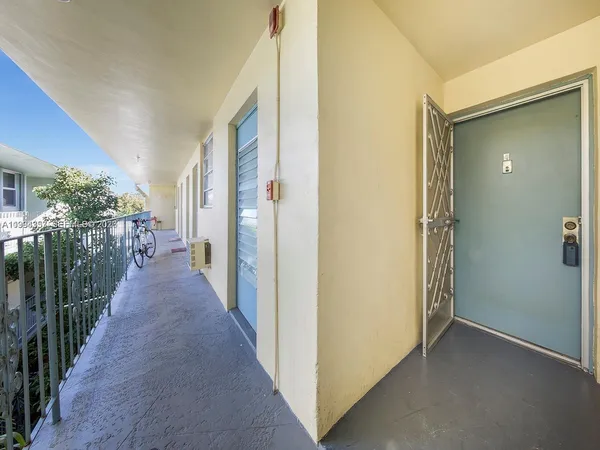 $1,650 | 915 Jefferson Avenue, Unit 4B, Miami Beach, FL 33139