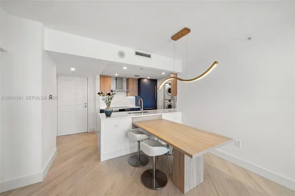 $4,700 | 3020 Northeast 32nd Avenue, Unit 612, Fort Lauderdale, FL 33308