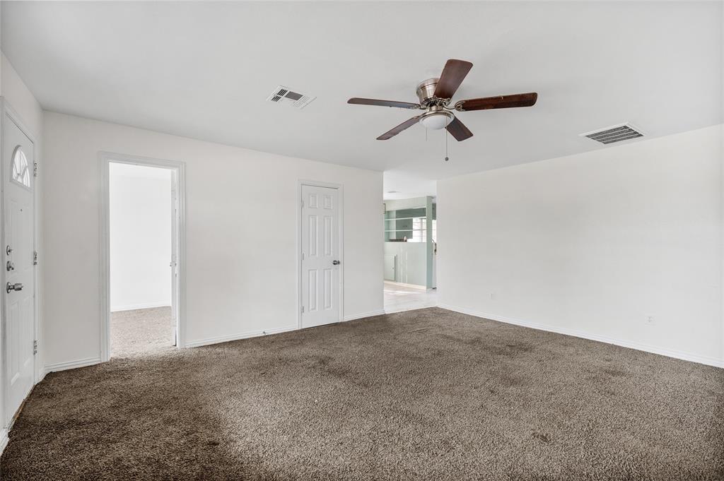 531 Coe Road Denison, TX 75021 - Photo 8 of 28