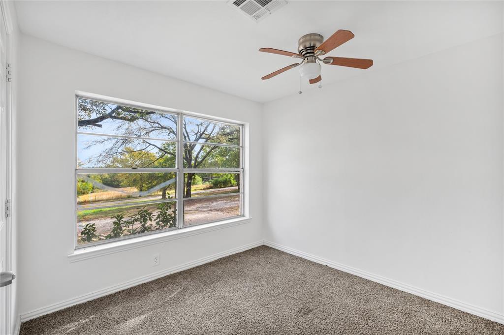 531 Coe Road Denison, TX 75021 - Photo 9 of 28