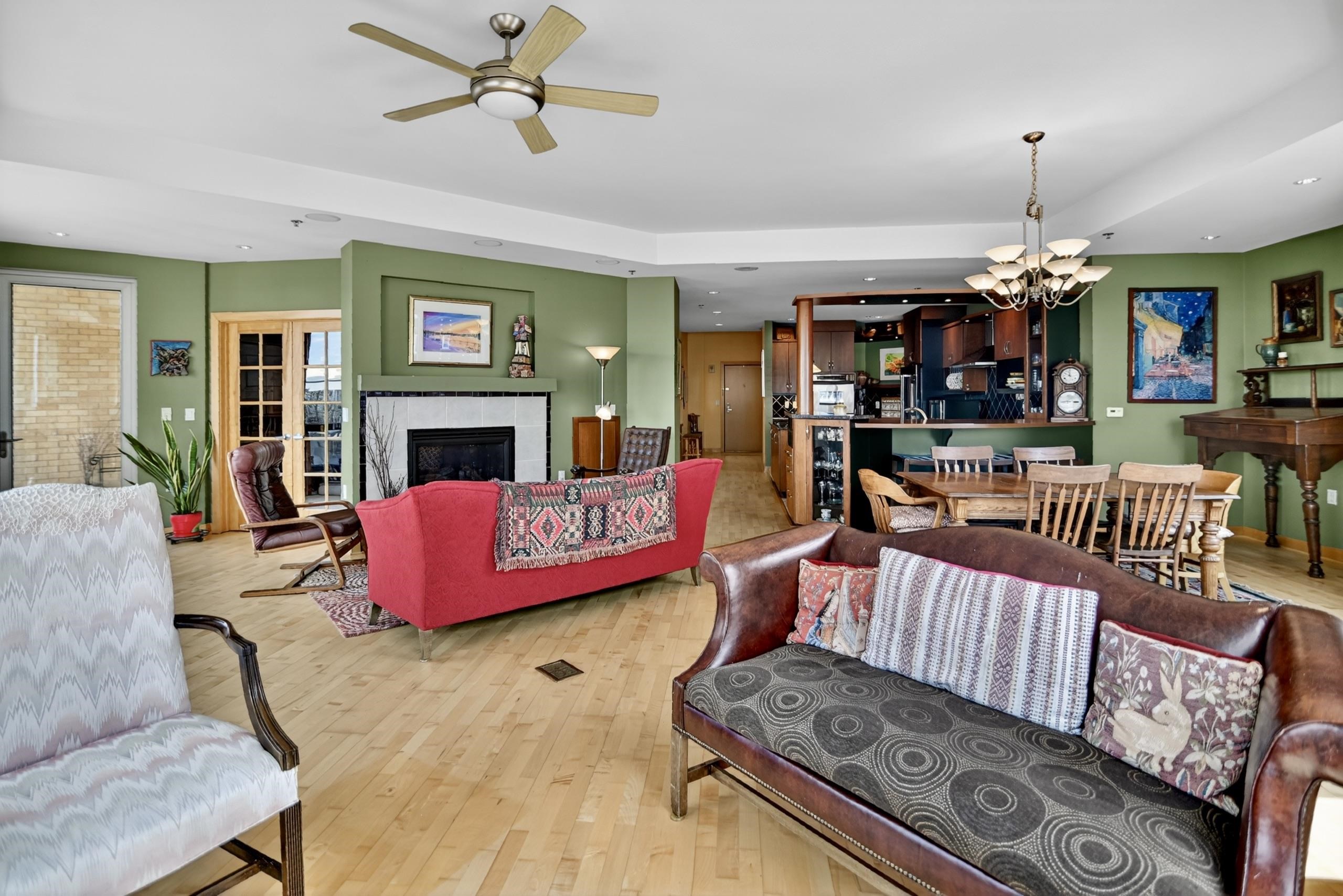 125 North Hamilton Street, Unit 806 Madison, WI 53703 - Photo 15 of 50