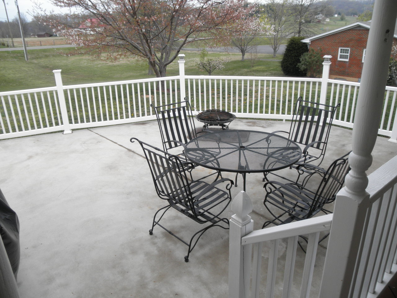 9316 Stewartsville Road Moneta, VA 24121 - Photo 4 of 34 a view of balcony with wooden floor