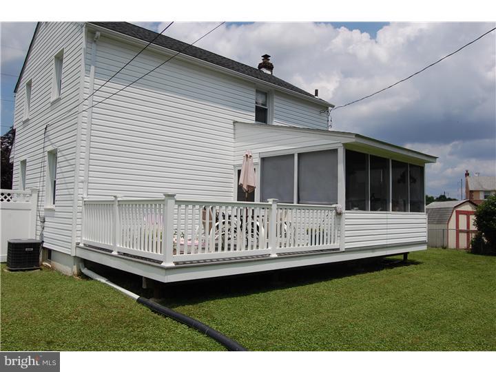 1008 Edgerton Road Secane, PA 19018 - Photo 15 of 18 Deck