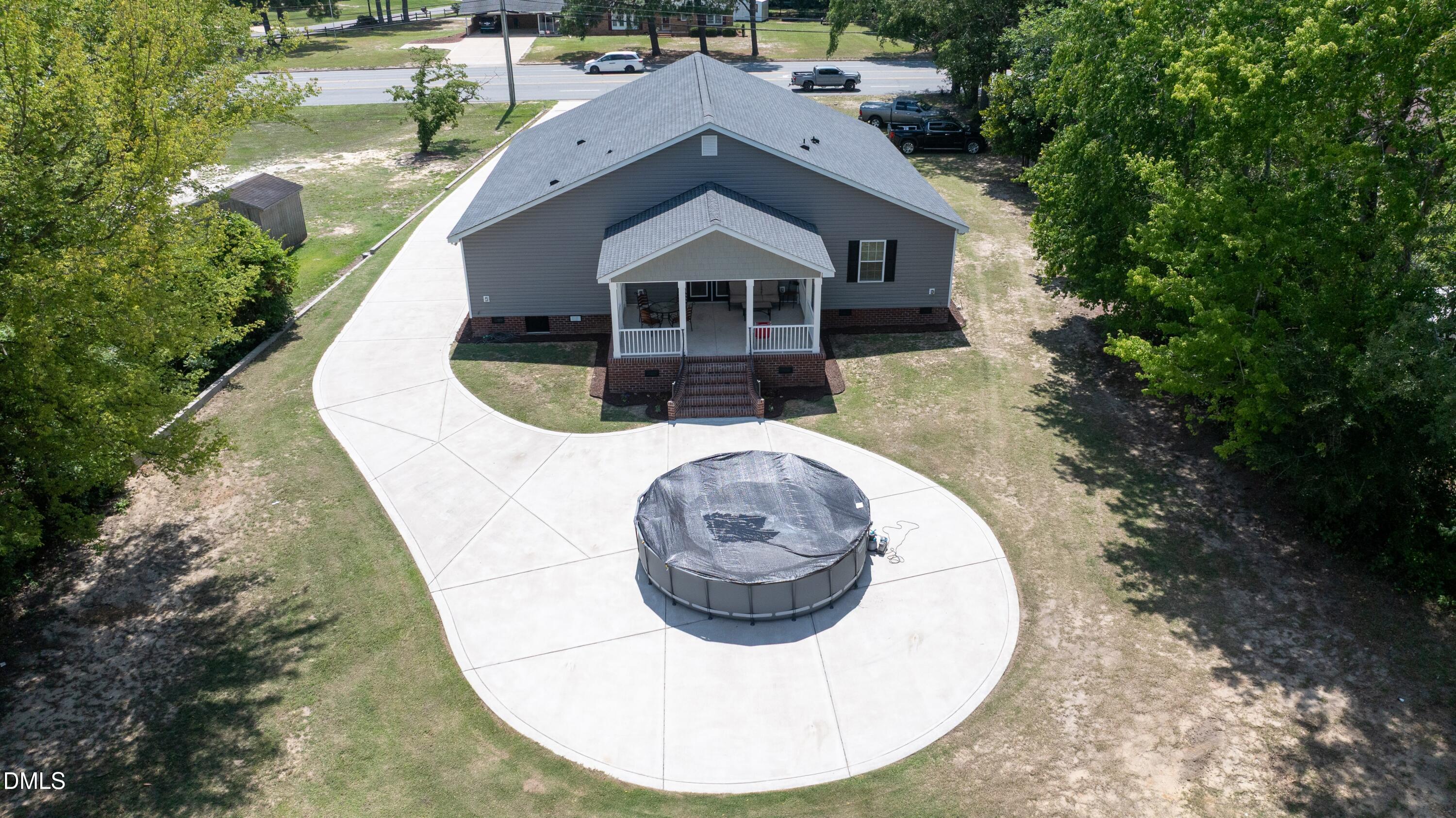 730 NW Boulevard Clinton, NC 28328 - Photo 4 of 68 Perfect for Summer Fun!