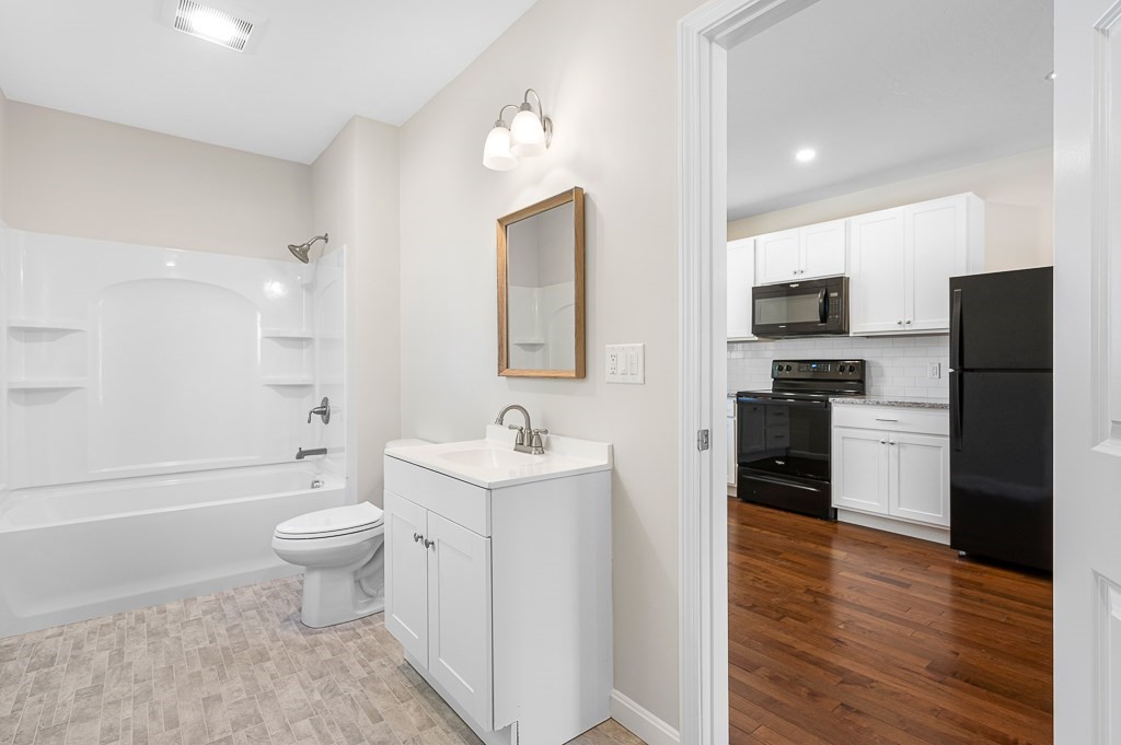 386 Main Street Clinton, MA 01510 - Photo 9 of 16