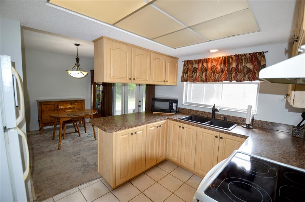 935 Kimball Road Venice, FL 34293 - Photo 9 of 25 Gallery Image 9