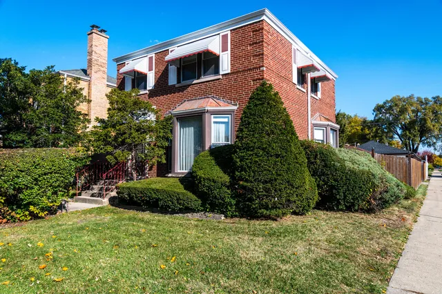 $300,000 | 1801 73rd Avenue, Elmwood Park, IL 60707