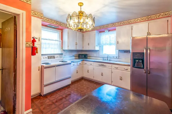 $340,000 | 1801 73rd Avenue, Elmwood Park, IL 60707