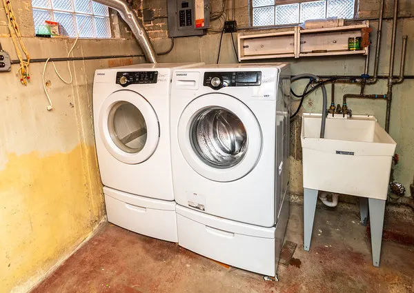 $340,000 | 1801 73rd Avenue, Elmwood Park, IL 60707