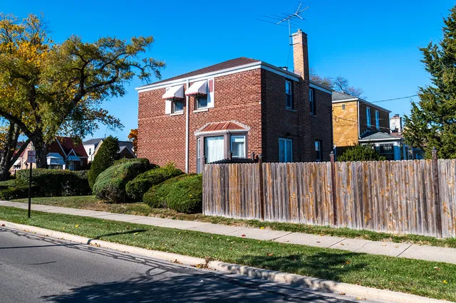 $340,000 | 1801 73rd Avenue, Elmwood Park, IL 60707
