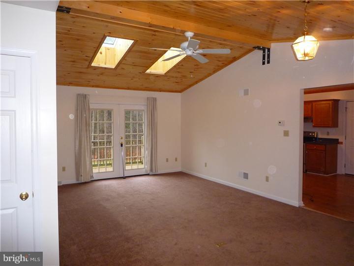 149 Cambridge Road Coatesville, PA 19320 - Photo 7 of 24 Living Room