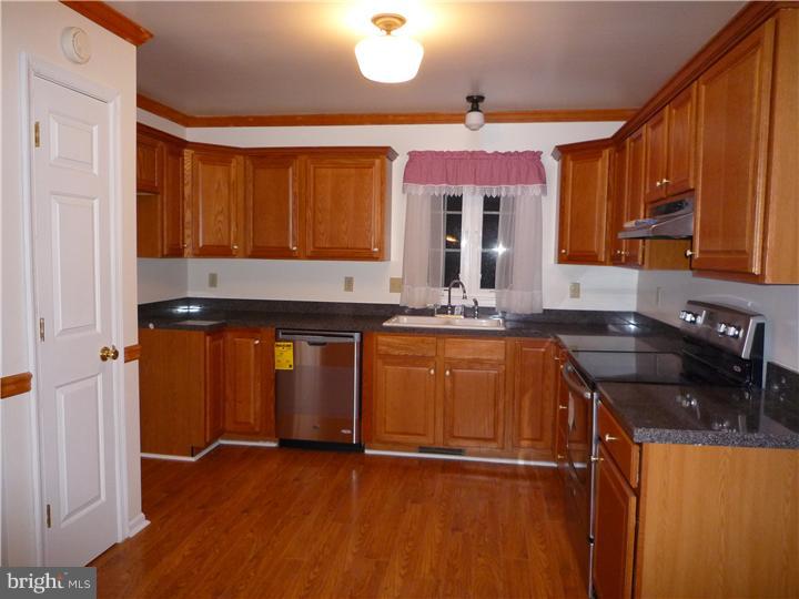 149 Cambridge Road Coatesville, PA 19320 - Photo 9 of 24 Kitchen