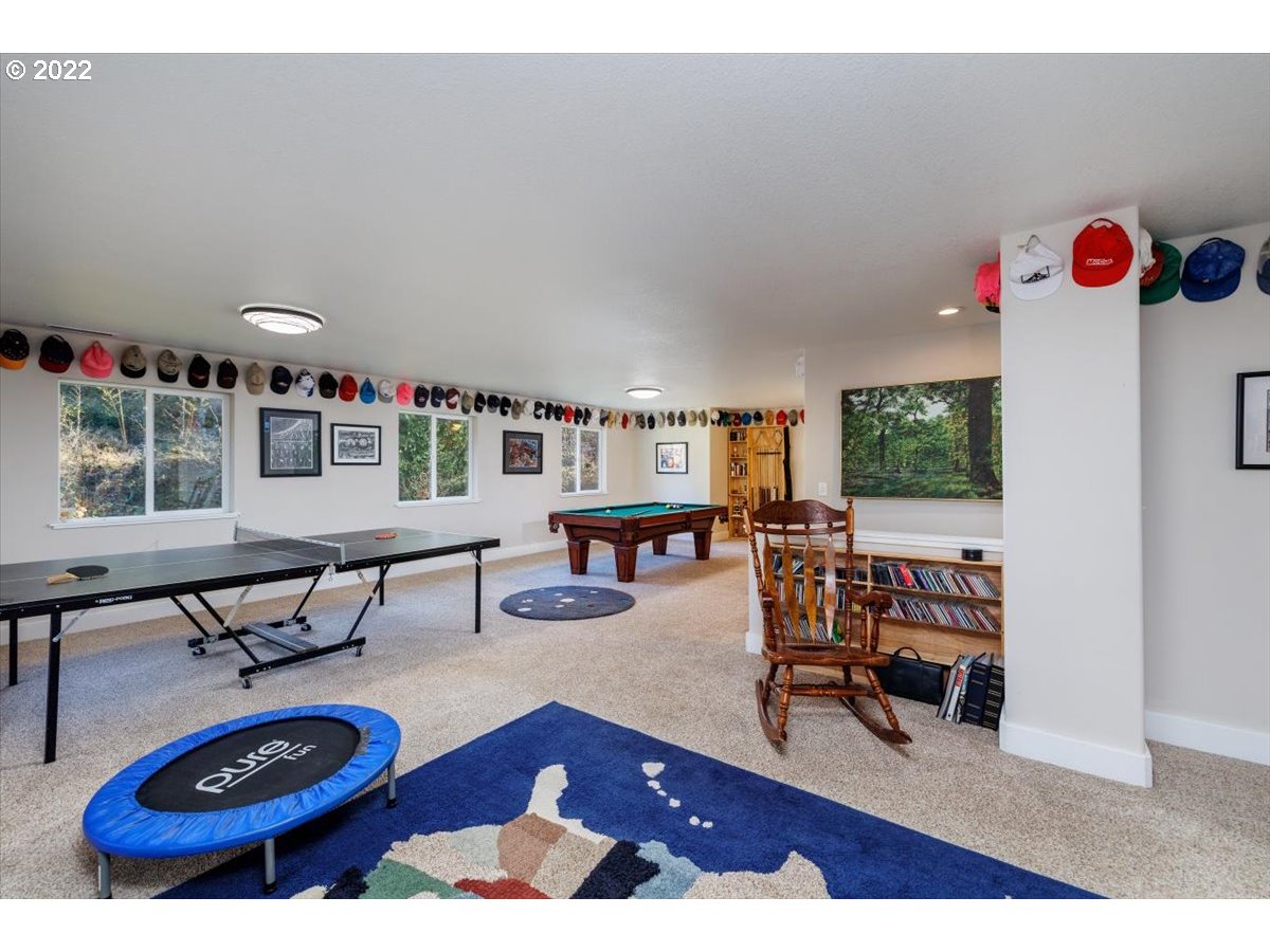 69030 Wasser Road Rainier, OR 97048 - Photo 11 of 31 Family Room