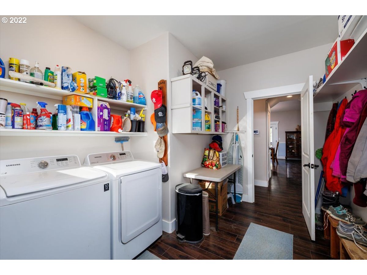 69030 Wasser Road Rainier, OR 97048 - Photo 19 of 31 Laundry